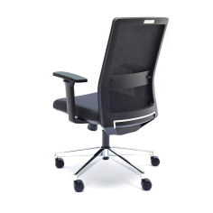 Silla ergonómica NIZA de Euromof en acabado negro, uso recomendado 8 horas