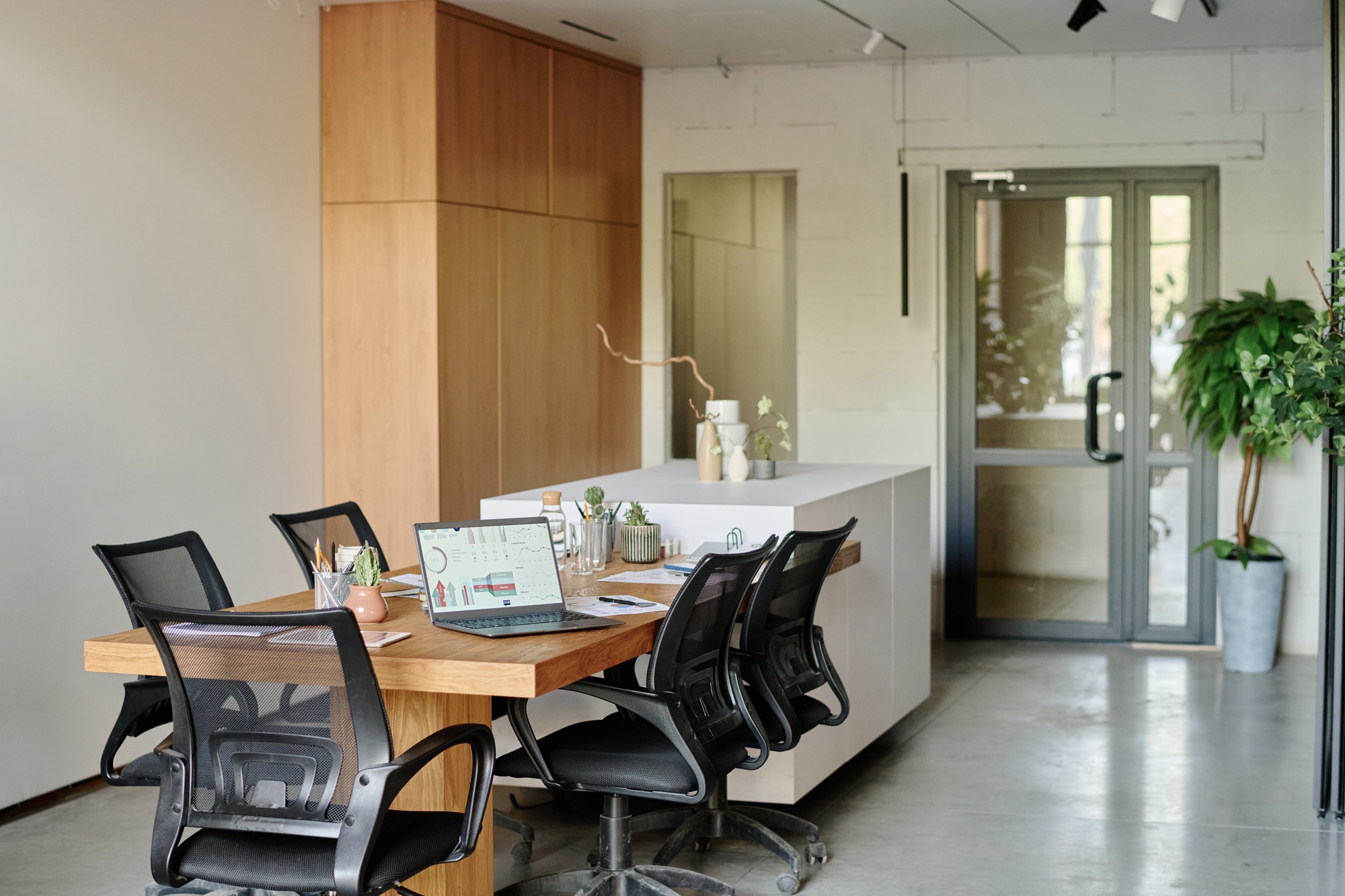 Spacious Light Office